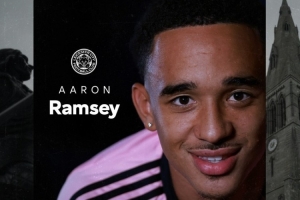 华体会登录-官方：伯恩利中场阿隆-拉姆塞租借加盟莱斯特城，租期一个赛季